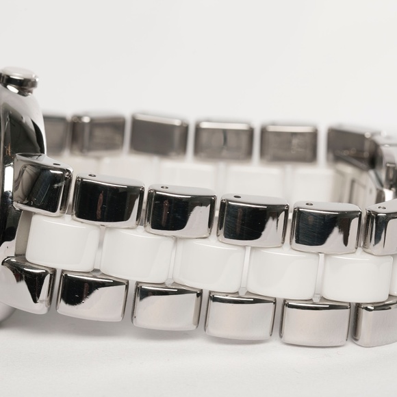 Auth MOVADO Cerena Diamond White Ceramic Watch - Picture 4 of 9